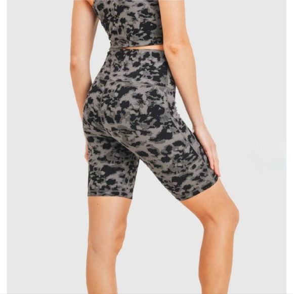 Mono B Shorts Mono B Textured Spotted Jaquard High Waist Biker